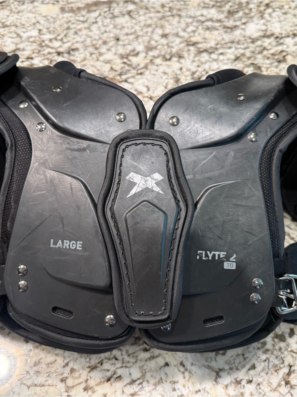 Flyte 2 Youth Shoulder Pads - Black (Large)